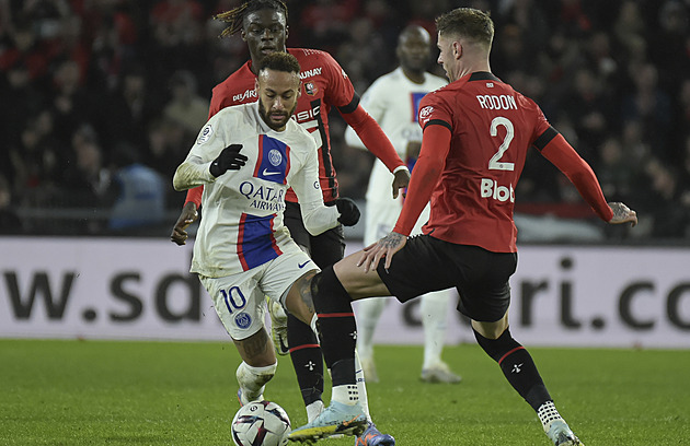 Fotbalisté PSG prohráli  v Rennes, Monako rozstřílelo Ajaccio