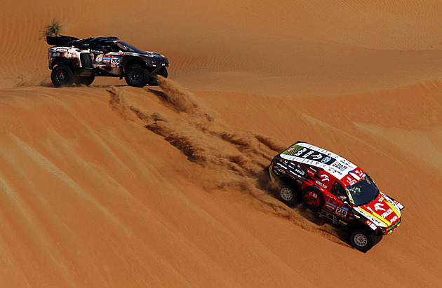 Prokop už je na Dakaru šestý, Macík si druhým časem upevnil třetí místo