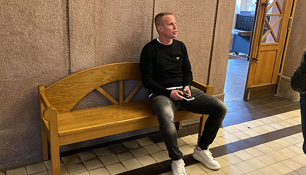 Limberský míří k soudu, policie ukončila vyšetřování. Prokážu svou nevinu, prohlašuje fotbalista