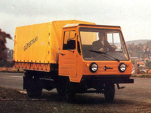 Auto Multikas Legendární zelený soumar, Multikára. Náklaďák malý jen rozměry odvezl ...