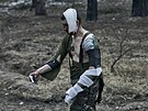 Ukrajinský voják zranný v bojích u Kreminy v Luhanské oblasti (15. ledna 2023)