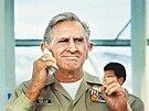 �havé výst�ely (1991) si lze jen t�ko p�edstavit bez admirála Bensona v...