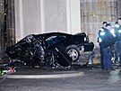 Auto vrazilo do sloup Braniborské brány v Berlín, idi nepeil. (15. ledna...