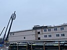 Stavbai na stadionu v Hradci vztyili prvn opraven lztko