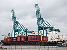 Nákladní lo kotví v antverpském pístavu. (9. listopadu 2022)