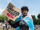 Protestující na Trans Pride za rovnoprávnost v Londýn (9. ervence 2022)