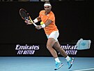 Rafael Nadal zápolí ve druhém kole Australian Open.