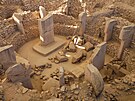 Göbekli Tepe je momentáln vtinou archeolog povaován za nejstarí stavbu na...