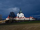 Kostel stojí na Morav na Zelené hoe v katastrálním území Zámek ár nedaleko...