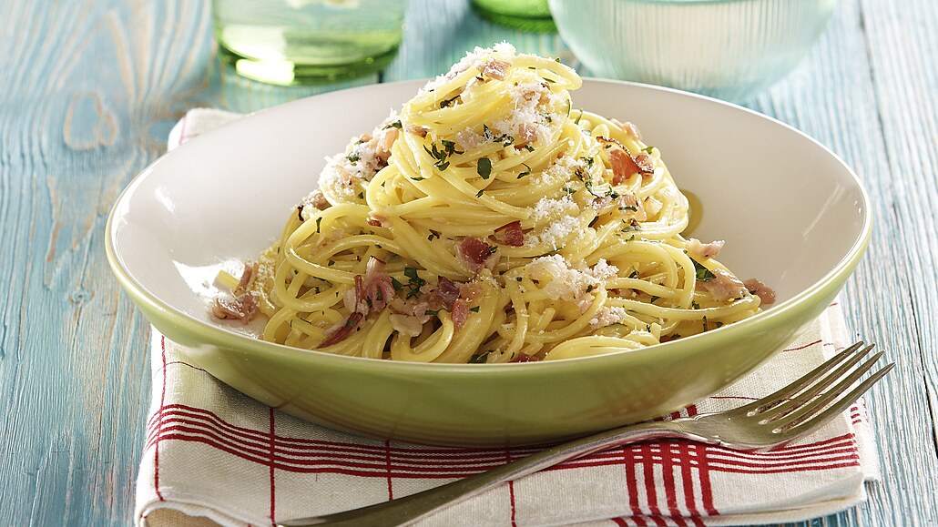 Špagety carbonara s anglickou slaninou – Recepty iDNES.cz