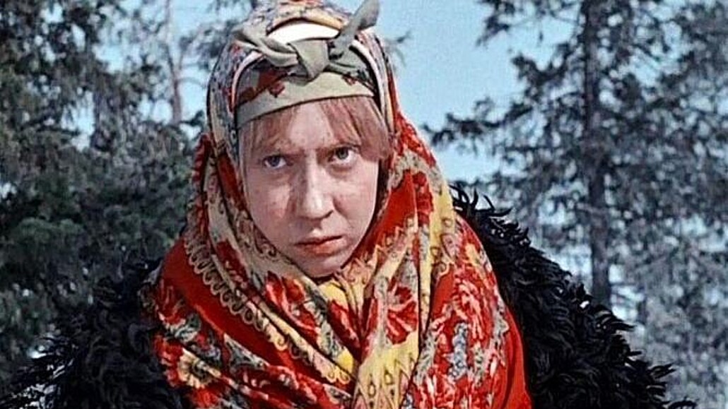 Inna �urikovová ve filmu Mrazík (1964)