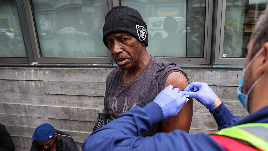 Pítí milioná? Zdravotníci okují bezdomovce v San Francisku. I tento ernoch...