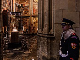 eské korunovaní klenoty jsou vystaveny veejnosti v katedrále svatého Víta...