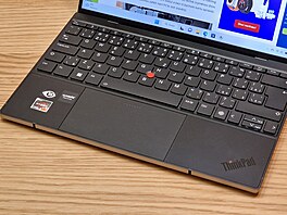 Lenovo ThinkPad Z13  klávesnice