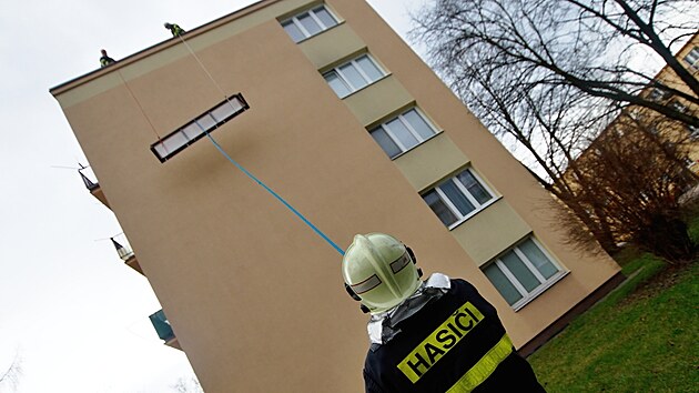 Siln vtr zamstnv moravskoslezsk hasie. Do 10 hodin s jeho souvislost eili 53 udlost. (15. ledna 2022)