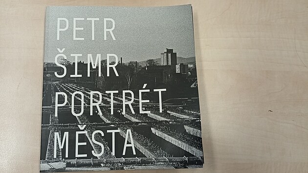 Kniha Portr�t m�sta je �imrovou prvn� samostatnou publikac�.