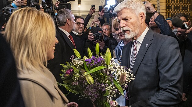 Danuše Nerudová dorazila do volebního štábu Petra Pavla. (14. ledna 2023)