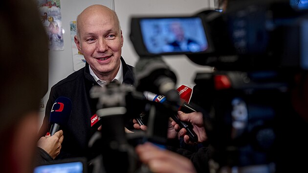 V Pitkovic�ch, m�stsk� ��sti Prahy 22 za�aly prezidentsk� volby 2023. Volit p�i�el i prezidentsk� kandid�t sen�tor Pavel Fischer s rodinou. (13. ledna 2023)