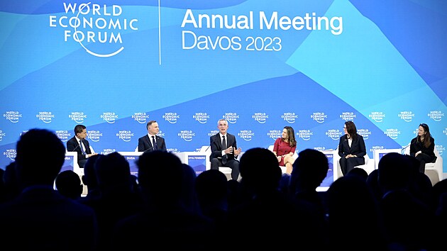 éf NATO Jens Stoltenberg na zasedání Svtového ekonomického fóra v Davosu