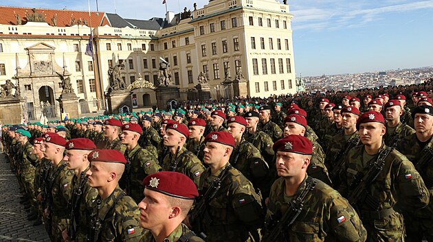Slavnostní vojenská písaha nových voják na Praském hrad