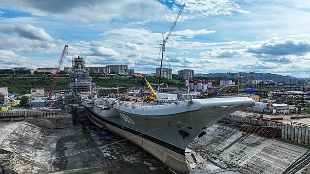 Opravy jediné ruské letadlové lodi Admiral Kuzněcov (5. srpna 2022)