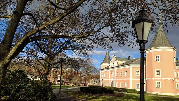 Sokolovsk� m�stsk� parky �ek� ozdravn� k�ra.