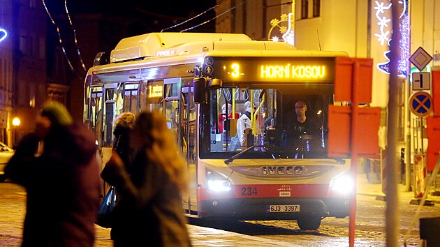 Velk� zm�ny �ekaj� u� za p�r dn� cestuj�c� v jihlavsk� MHD. Budou jezdit nov� linky, kter� budou tak� nov� pojmenovan�. Nov� j�zdn� ��d za�ne platit 1. �nora.