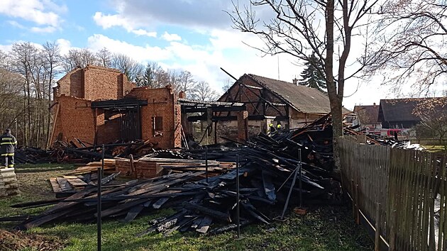 Na m�st� zasahovalo sedm jednotek hasi��. (17. ledna 2023)