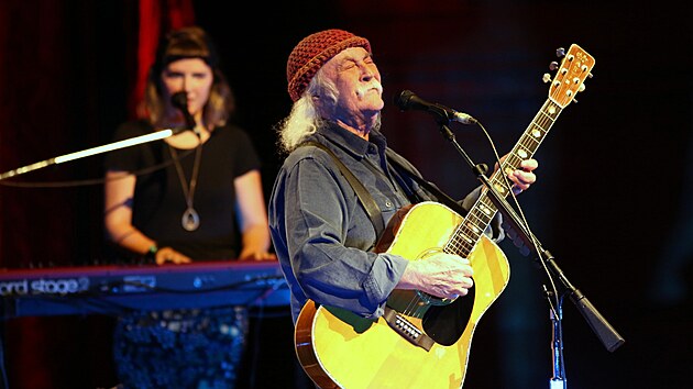 Zemel americk zpvk, skladatel a kytarista David Crosby.