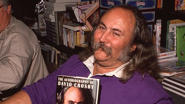 Zemel americk zpvk, skladatel a kytarista David Crosby.