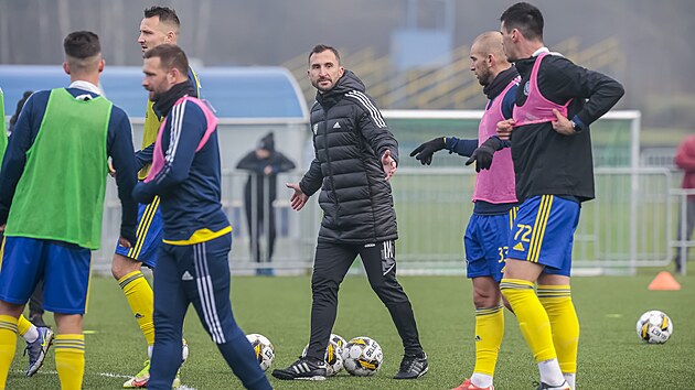 Petr Jirek (uprosted) na trninku zlnskch fotbalist.