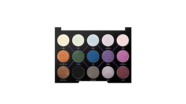 Spaletkou onch stn Distortion Eyeshadow Palette vytvote perfektn on make-up pesn podle svch pedstav. Sta aplikovat libovoln odstn zprvn ady na jakkoli jin odstn a uvidte, jak se vokamiku promn vperleov on stn zc odlesky vnkolika dimenzch. Barevn tny jsou uspodny do vodorovnch trojic, mete je pout samostatn nebo mixovat a tvoit tak vlastn kombinace. Deset onch stn a pt promujcch tn skt nekonen monosti. 1420 K