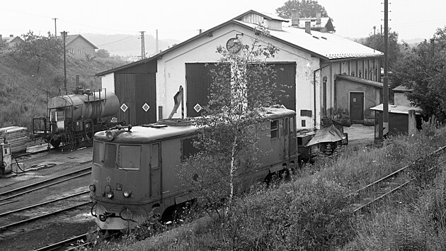Lokomotiva TU47.008 před frýdlantskou výtopnou po zrušení Heřmaničky. 14. 7. 1981