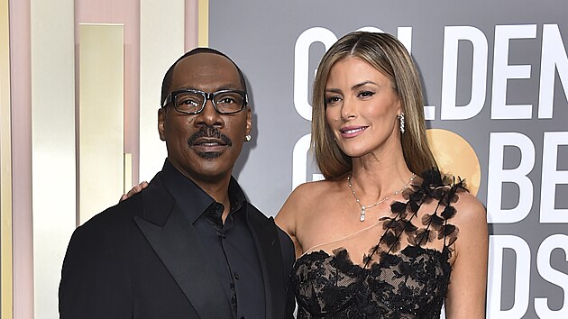 Eddie Murphy a Paige Butcherov na Zlatch glbech (Los Angeles, 10. ledna 2023)