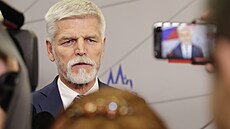 Petr Pavel při příchodu do televizní debat prezidentských kandidátů na Nově....