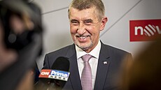 Andrej Babiš při příchodu do televizní debaty prezidentských kandidátů na Nově....