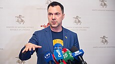 Poradce ukrajinské prezidentské kanceláe Oleksij Arestovy. (8. záí 2022)