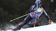 Henrik Kristoffersen bhem slalomu ve Wengenu