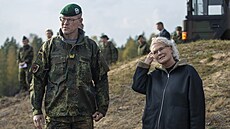 N�mecká ministryn� obrany Christine Lambrechtová s generálem Christianem...