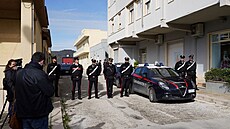 Policie u domu, ve kterém se skrýval éf sicilské mafie Matteo Messina Denaro....