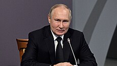 Ruský prezident se rovn v Petrohrad zúastnil setkání s místními, veterány i...