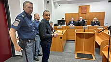 �idi� kamionu Florin Szilágyi u krajského soudu.