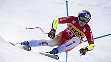 výcarský lya Marco Odermatt na trati superobího slalomu ve Wengenu.