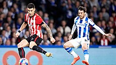 Yuri Berchiche ze San Sebastianu a David Silva z Bilbaa.