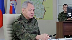 Ruský ministr obrany Sergej ojgu navtívil ruské vojáky nasazené na Ukrajin,...