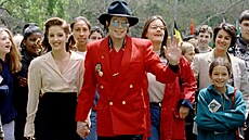 Lisa Marie Presleyová a Michael Jackson (Santa Ynez, 18. dubna 1995)