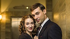 Marta Dancingerová a Adam Vacula v seriálu Zlatá labu� (2023)