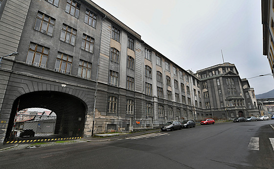 Správní budova Schichtových závod v ásti Stekov v Ústí nad Labem. Demolice...