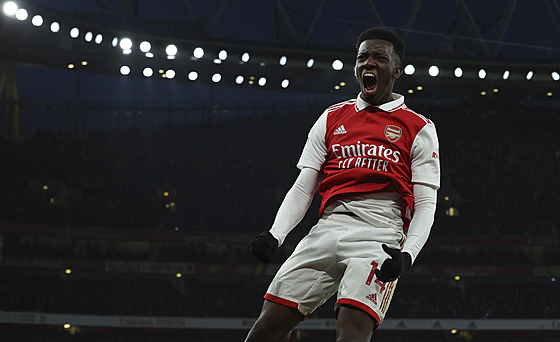 Útoník Eddie Nkeitah z Arsenalu se raduje ze svého gólu.