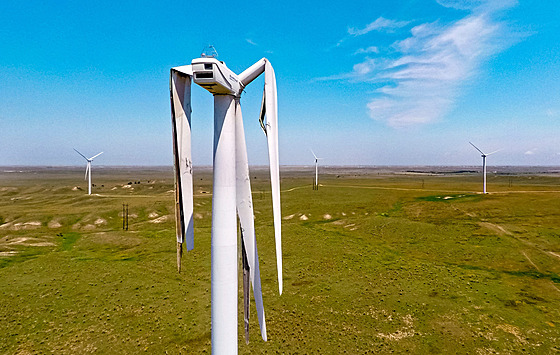 Zničená turbína v Guymonu v americkém státě Oklahoma (8. června 2021)